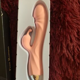 Vibrador Rabbit com Estimulação de Ponto G e Clitóris - Free Romeu photo review