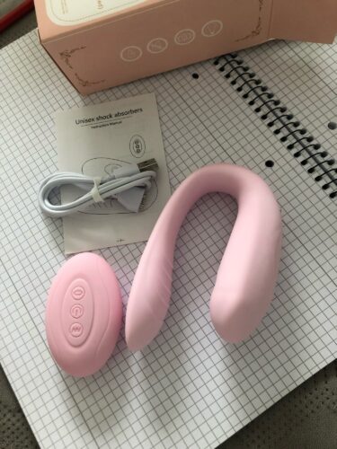 Amigo colorido – Vibrador e Sugador de Clitóris com Controle Remoto – Utilizável na Calcinha photo review